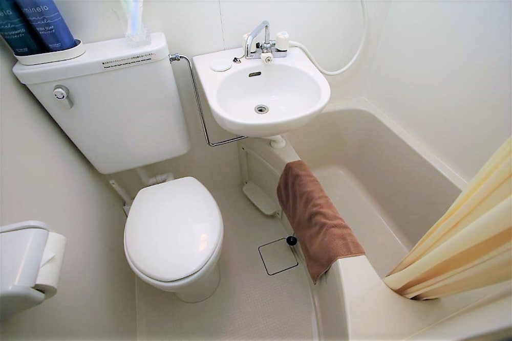 エコノミー ダブルルーム (203) バスルーム0 | ヌメロ ウーノ 東京