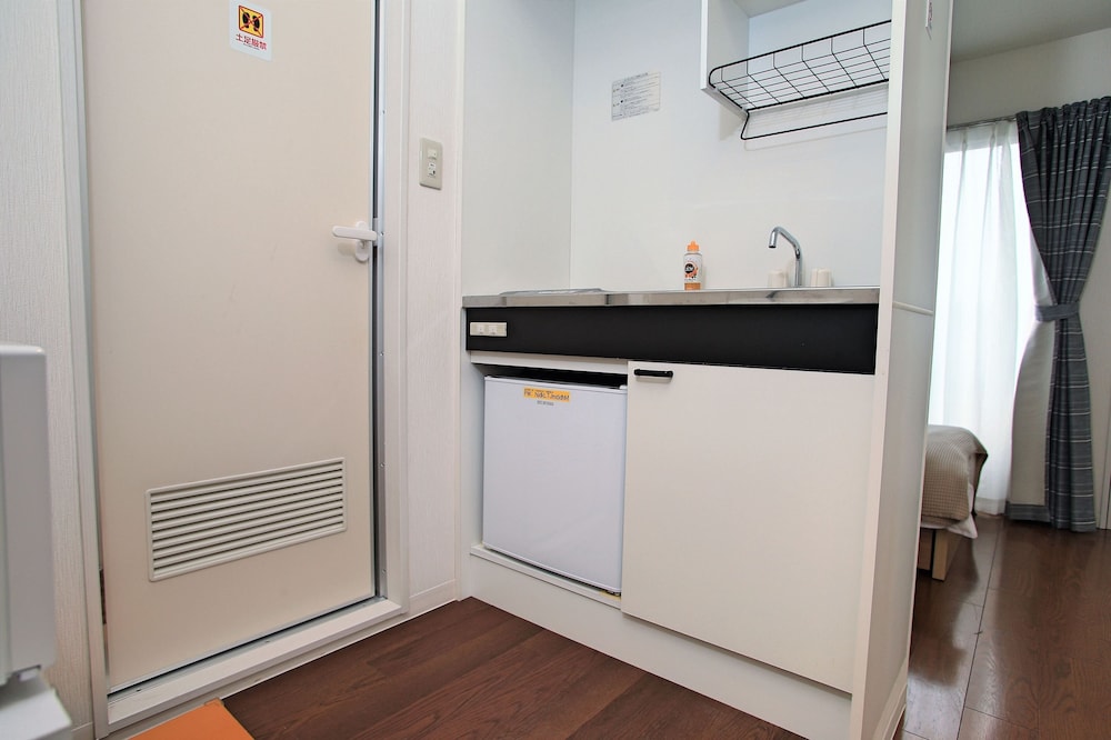 エコノミー ダブルルーム (203) 専用キッチン1 | ヌメロ ウーノ 東京