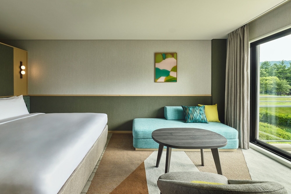 プレミアム ルーム キングベッド 1 台 客室2 | ANAホリデイ・インリゾート軽井沢 by IHG