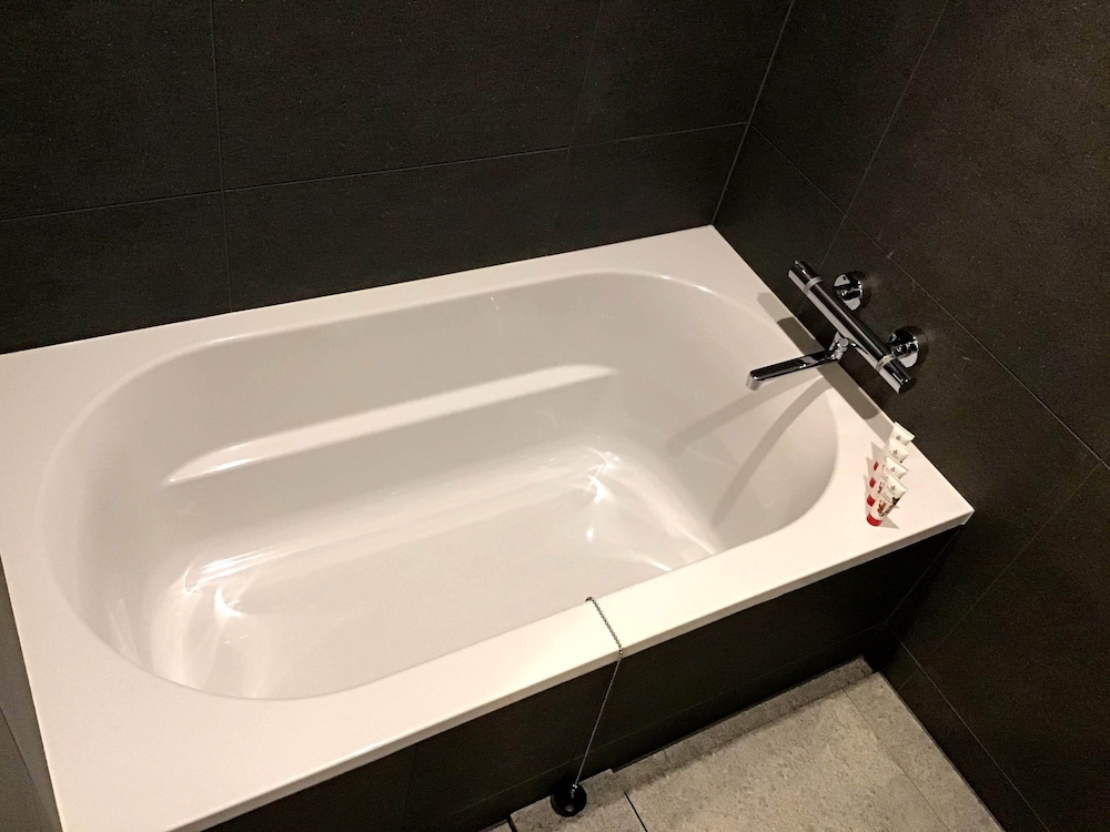 デラックスコーナーキングルーム 31平米 禁煙 バスルーム1 | THE BLOSSOM HIBIYA