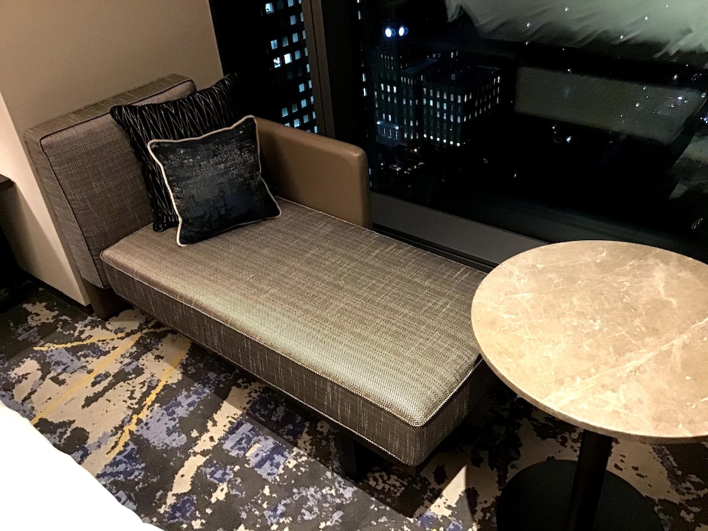 デラックスコーナーキングルーム 31平米 禁煙 客室2 | THE BLOSSOM HIBIYA