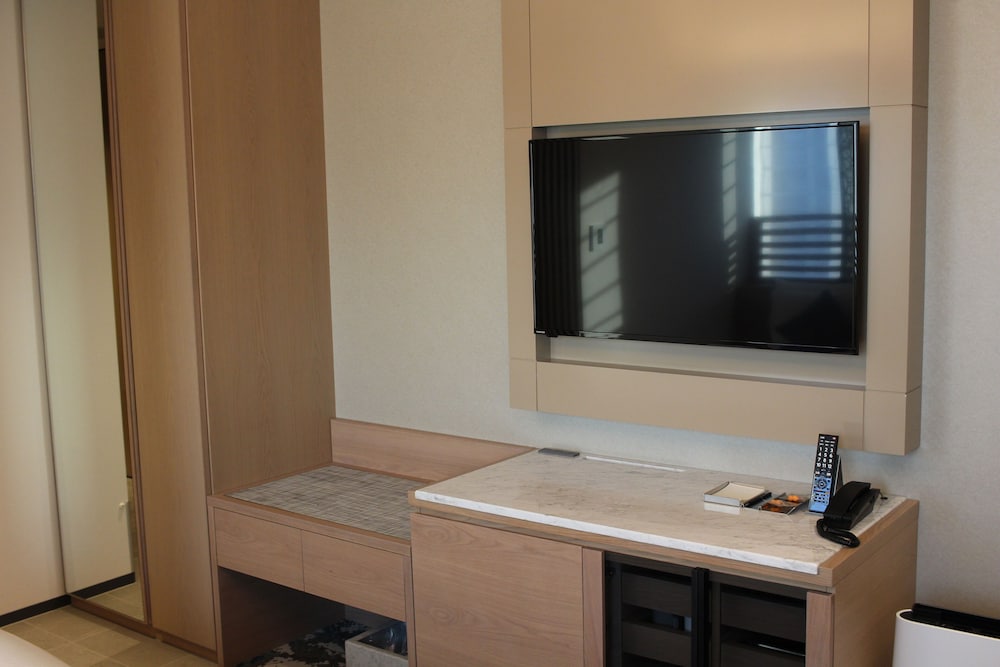 デラックスコーナーツインルーム (3名利用) 34平米 禁煙 テレビ0 | THE BLOSSOM HIBIYA