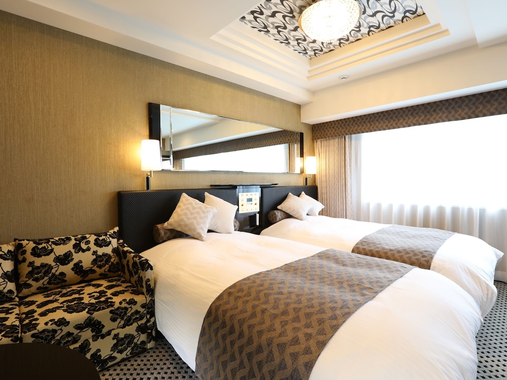 デラックス ツインルーム シングルベッド 2 台 禁煙 21平米 | アパホテル〈新宿 歌舞伎町中央〉