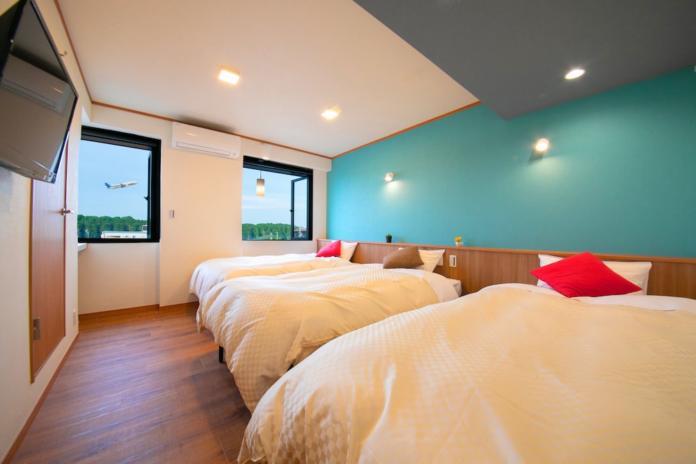トリプルルーム 飛行機ビュー | 成田AICエアポートホテル
