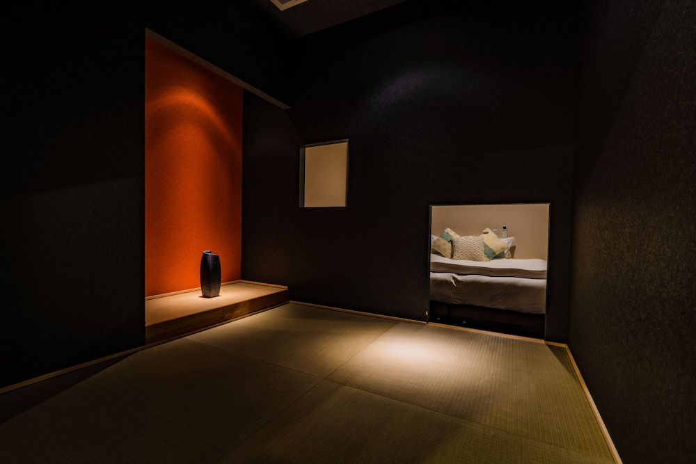 プレジデンシャル スイート ベッドルーム (複数) 禁煙 スパ浴槽 客室2 | ランドーレジデンスすすきのスイーツ