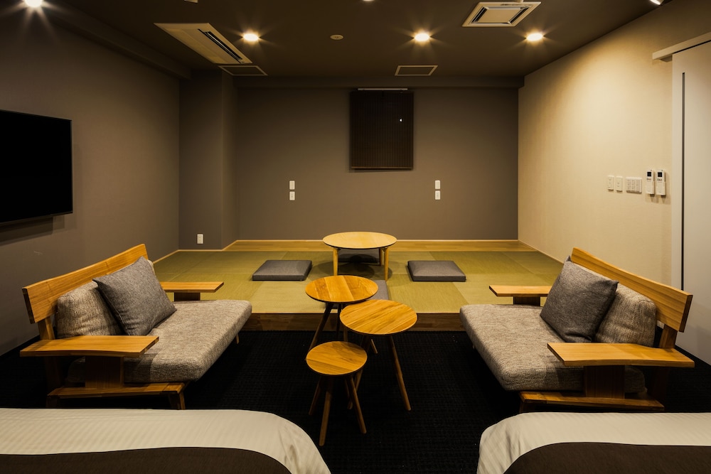 ラグジュアリー スイート ベッド (複数台) シティビュー | ランドーレジデンスすすきのスイーツ