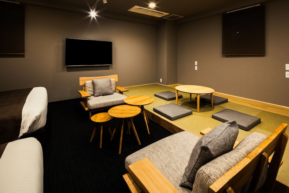 ラグジュアリー スイート ベッド (複数台) シティビュー 客室3 | ランドーレジデンスすすきのスイーツ