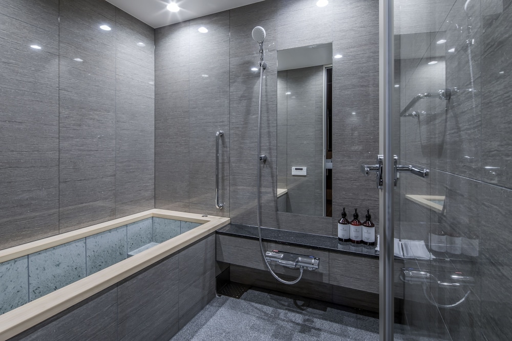 エグゼクティブ スイート ベッド (複数台) 禁煙 スパ浴槽 深めの浴槽0 | ランドーレジデンス広島スイーツ