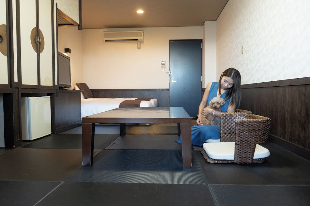 [2Fツイン] 温泉露天風呂付客室(部屋食)※ペット可 客室16 | 愛犬と泊まれる海と夕陽の楽園　頬杖の刻