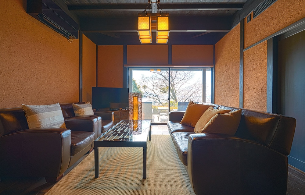 [茜-二階建] 露天風呂付客室 禁煙 | 無雙庵 枇杷