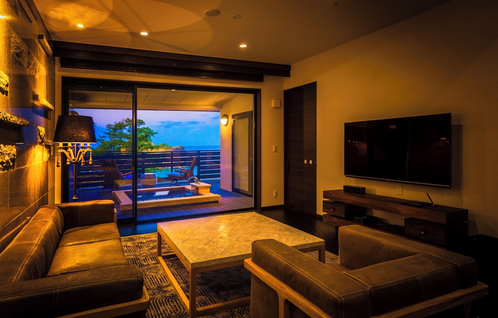 [玻璃] 温泉露天風呂付客室 夕日百選の堂ヶ島と駿河湾を一望 禁煙 客室3 | 繭二梁