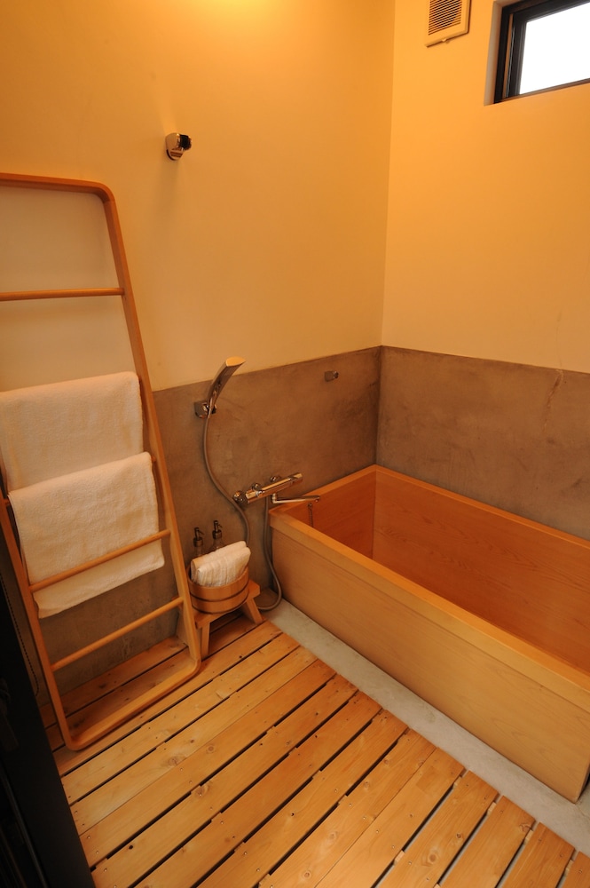 町家一棟まるまる バスルーム0 | Canal House Takasegawa