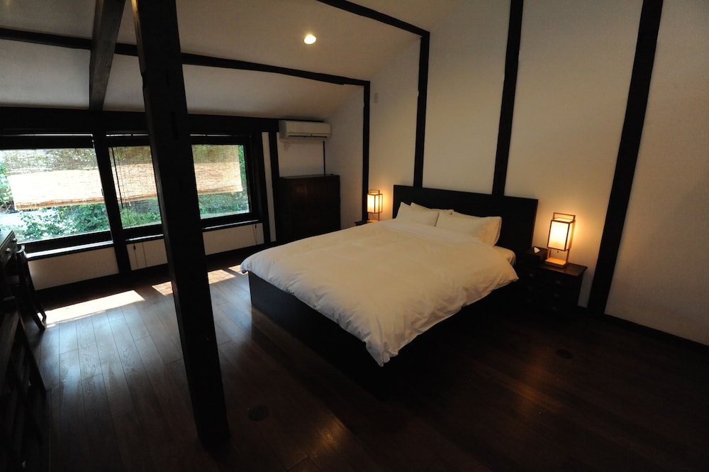 町家一棟まるまる 客室6 | Canal House Takasegawa