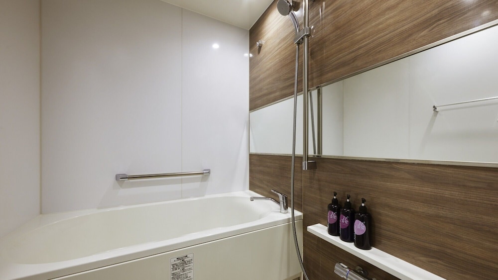 クアッドルーム バスルーム1 | KARIO 笹塚