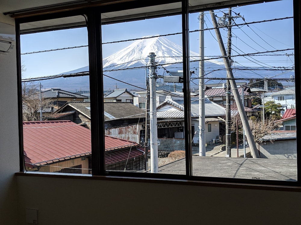 富士山眺望6畳和室 部屋からの景観0 | 街のホテル