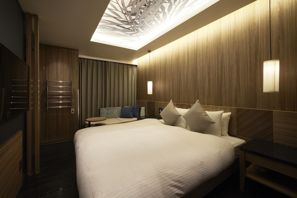 デラックス ルーム | アルフィットホテル アンド バー 赤坂