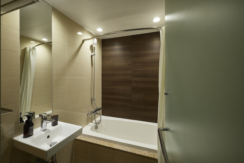 スタンダード ダブルルーム バスルーム0 | アルフィットホテル アンド バー 赤坂