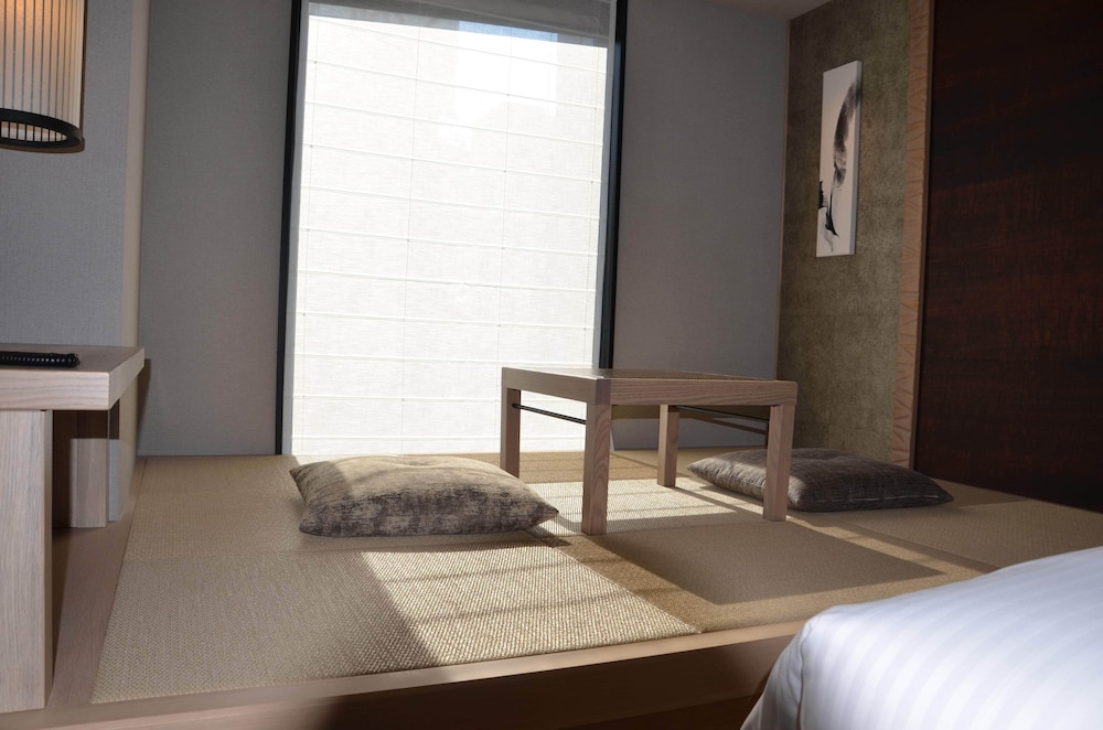 コンフォートデラックスツイン 和 (NAGOMI) 禁煙(大人最大2名) 客室3 | THE BLOSSOM HAKATA Premier