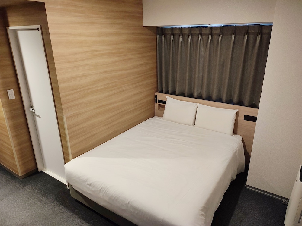 コーナーダブルルーム LGスタイラー 禁煙 | 変なホテルプレミア東京 浅草田原町