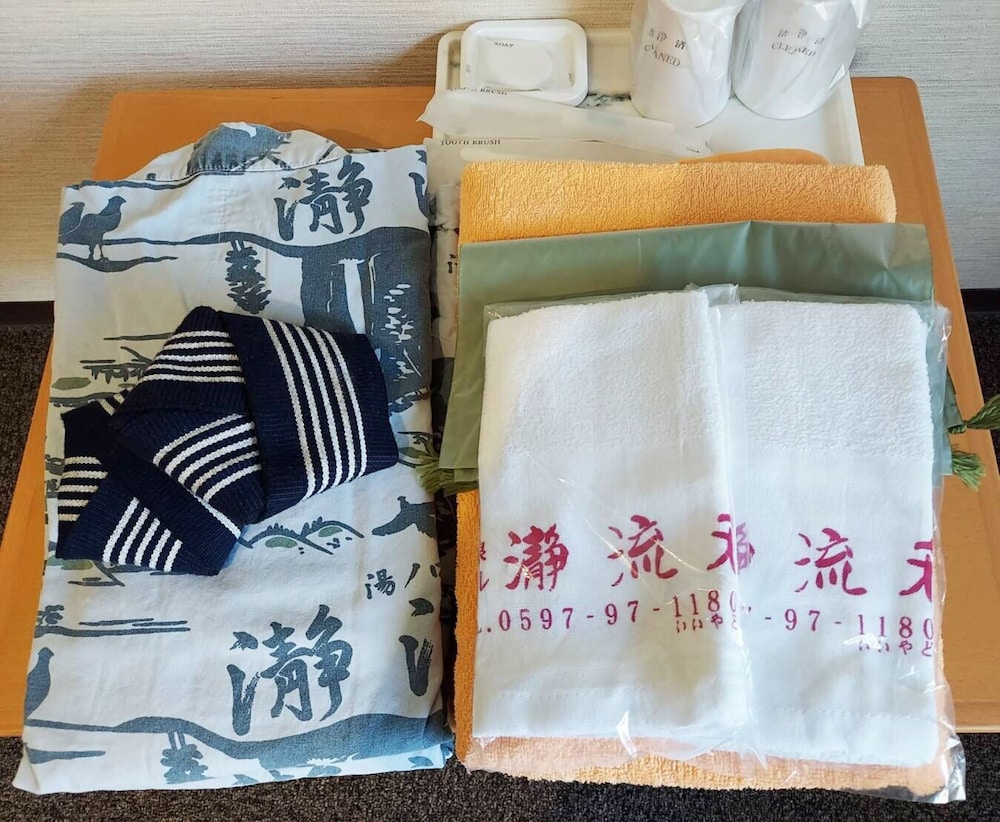 スタンダード和室 禁煙 客室1 | 入鹿温泉 ホテル瀞流荘