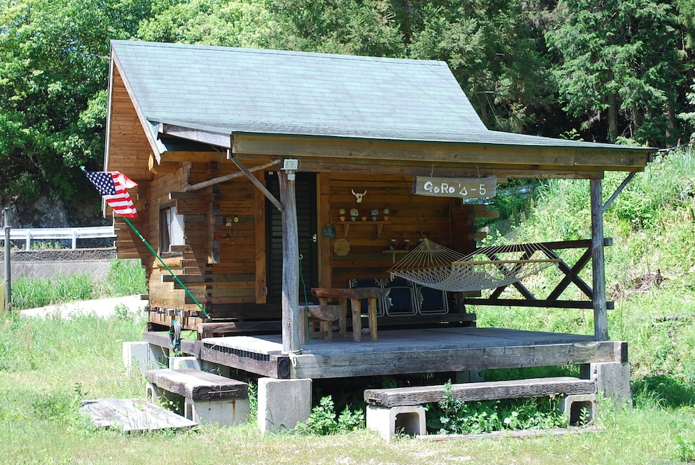 ログハウス小部屋タイプ お部屋タイプおまかせ 禁煙 客室4 | マウンテンドーム