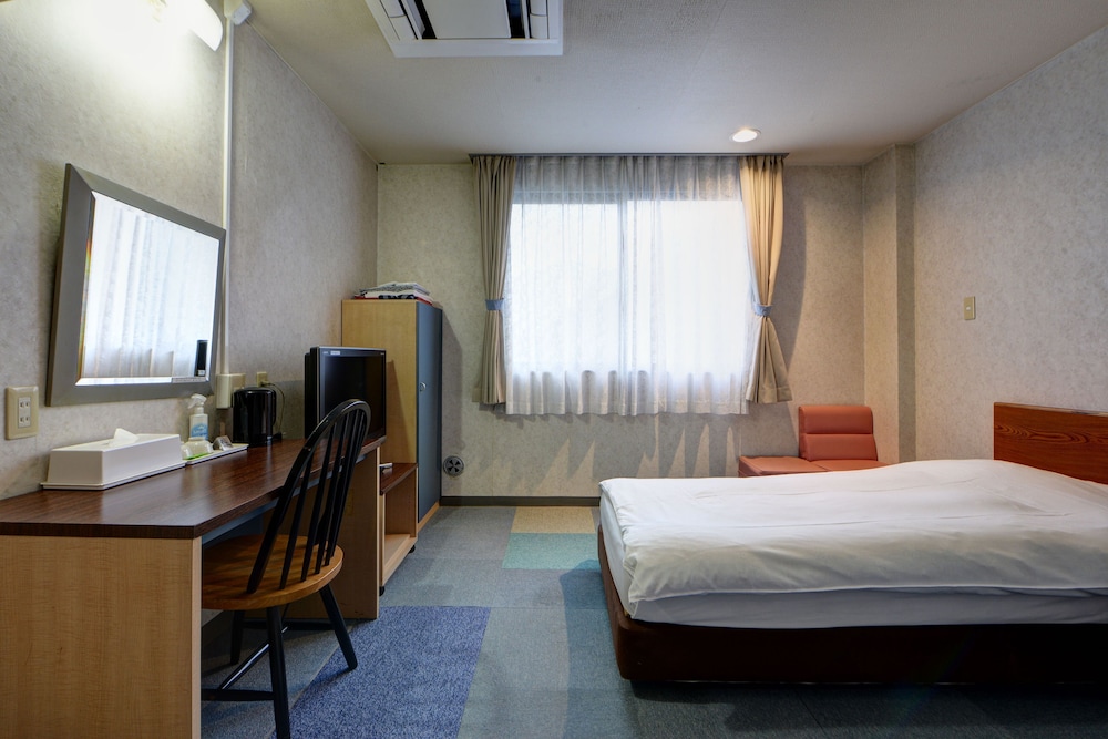 ツインルーム 喫煙可 客室2 | HOTEL& 薬草風呂 ホテル スターらんど