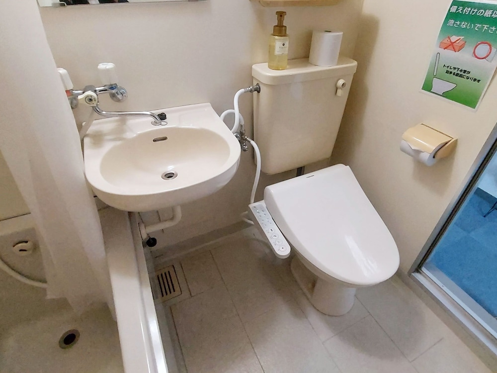 ツインルーム 喫煙可 バスルーム0 | HOTEL& 薬草風呂 ホテル スターらんど