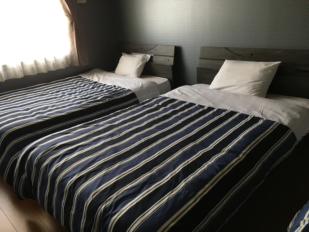 デラックス ファミリースイート 客室1 | Beppu Hostel U&T