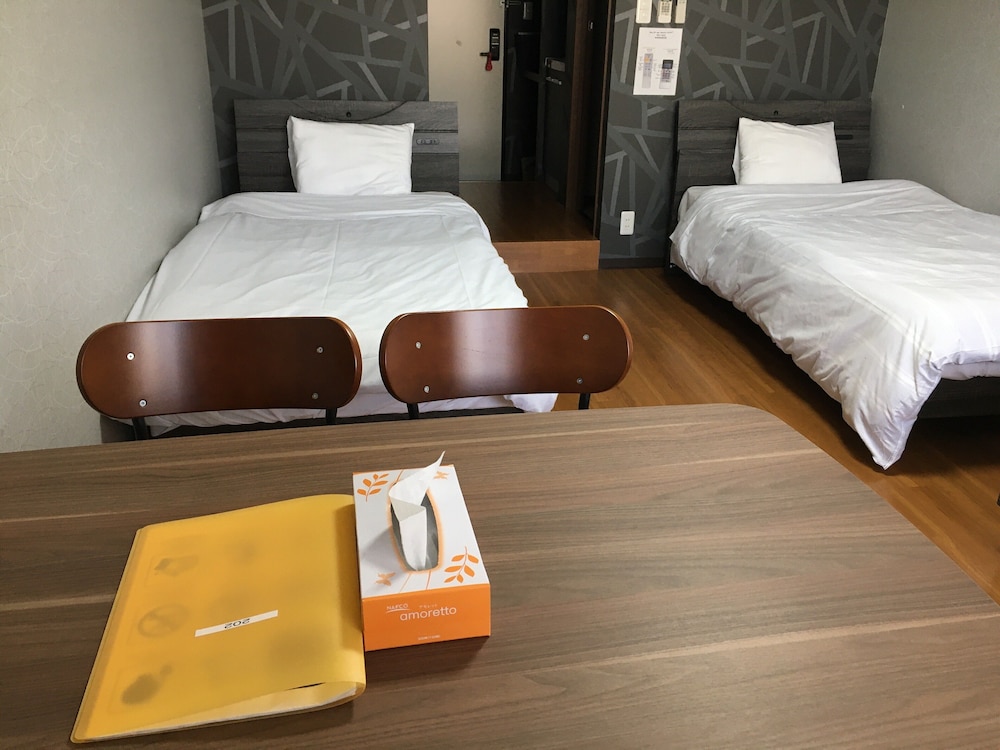 エコノミー トリプルルーム 客室1 | Beppu Hostel U&T