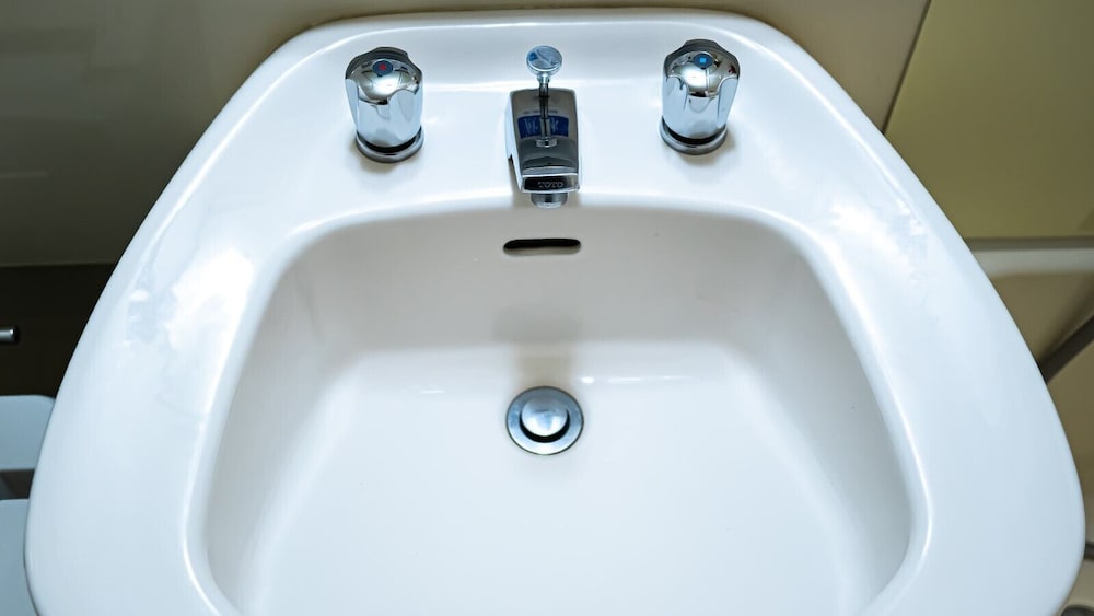 スタンダード ツインルーム 喫煙可 バスルーム5 | 八戸プラザホテル