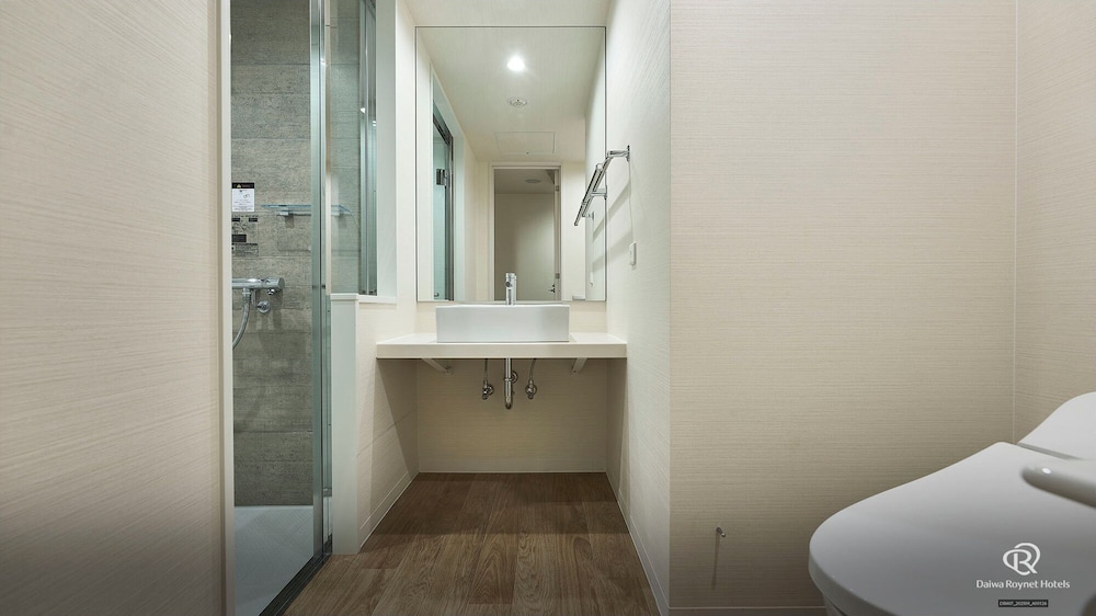 スタンダード ダブルルーム 喫煙可 <2名様利用> バスルーム1 | ダイワロイネットホテル博多冷泉 PREMIER