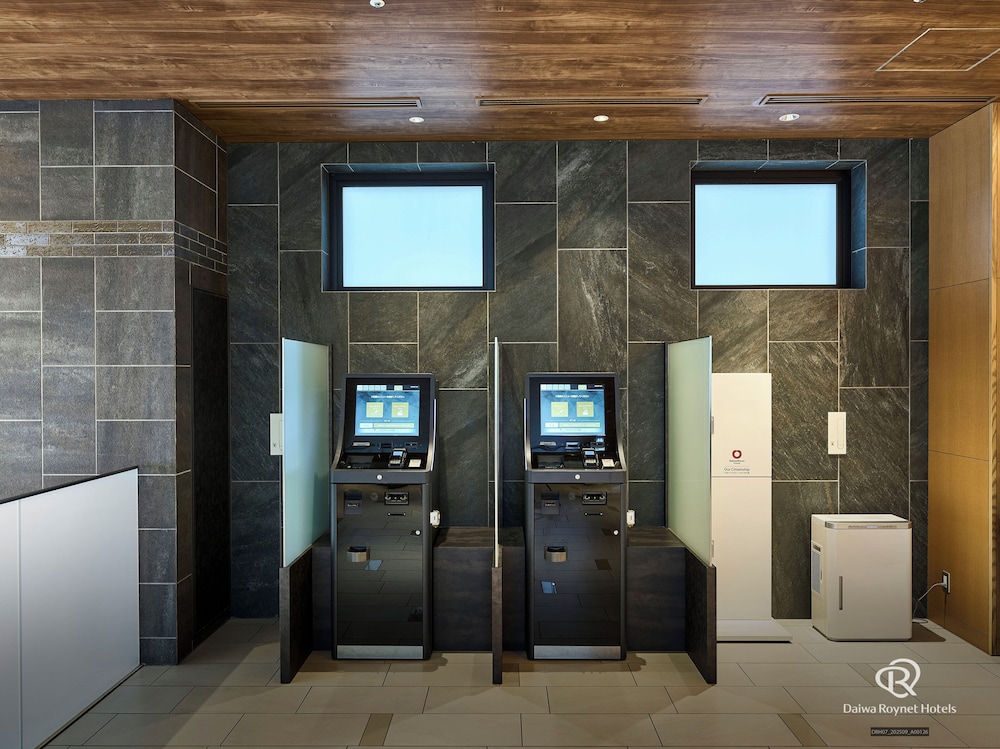 ロビー1 | ダイワロイネットホテル博多冷泉 PREMIER