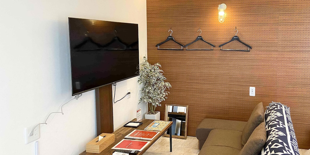 ヴィラ ベッド (複数台) ガーデンビュー アウトドアバス付き (101) リビング エリア2 | Rakuten STAY VILLA 宮古島 前浜ビーチ〈宮古島〉