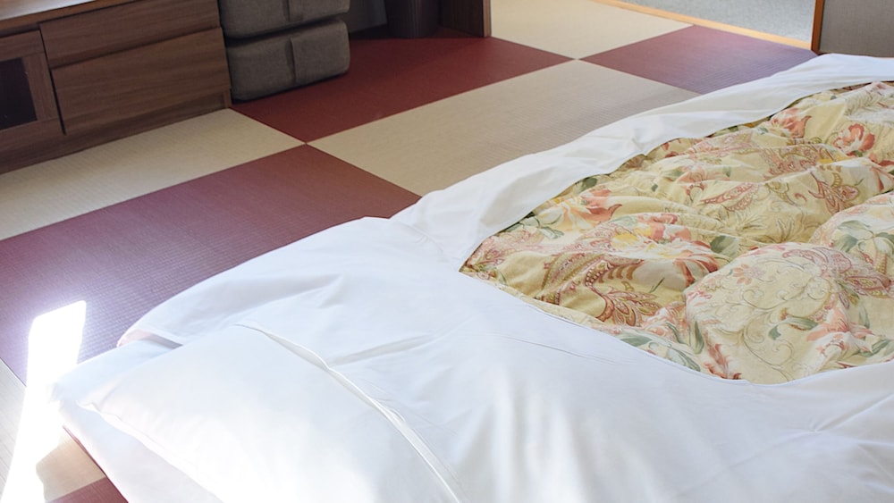 本館 和室 バストイレ付 禁煙 客室1 | ホテル若松エクセル