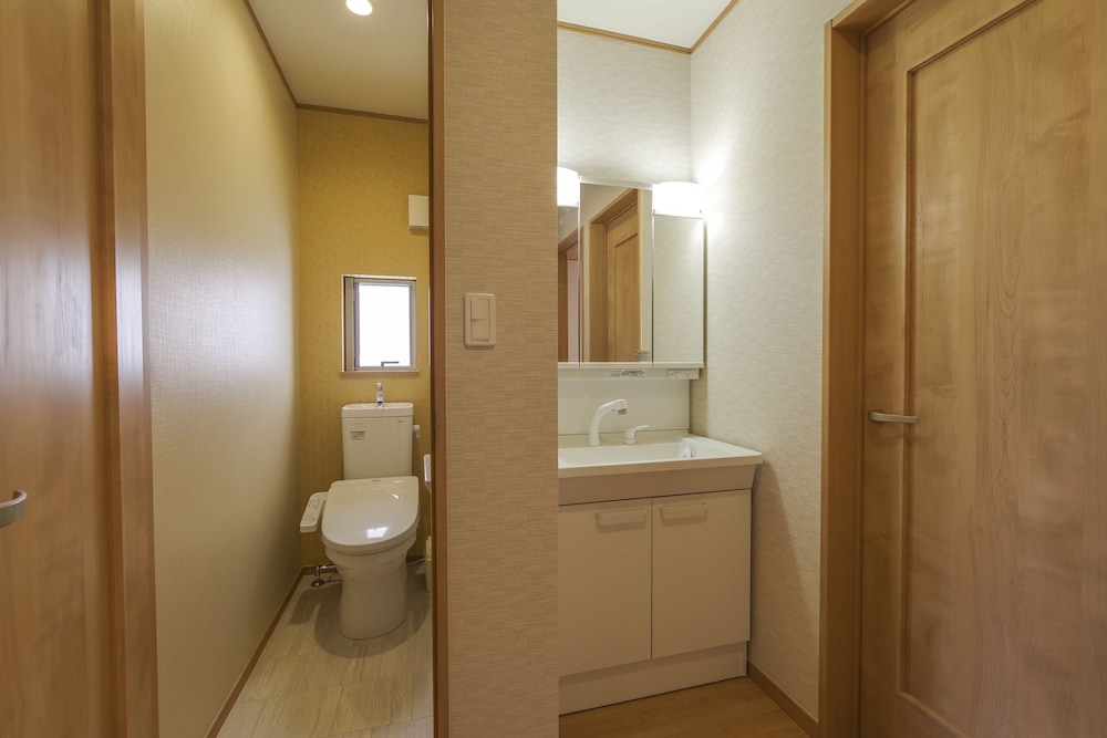 ハウス 4 ベッドルーム バスルーム5 | 百名テラス