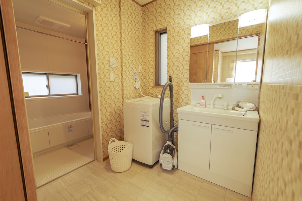 ハウス 4 ベッドルーム バスルーム2 | 百名テラス