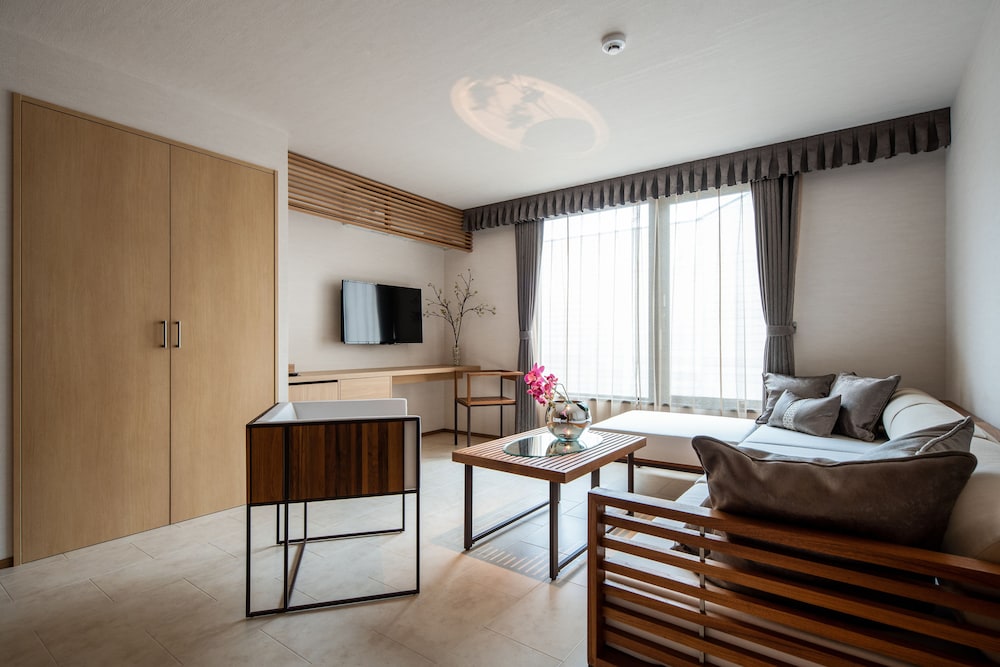 Room#205 スイートルーム ツイン 客室2 | La Viola