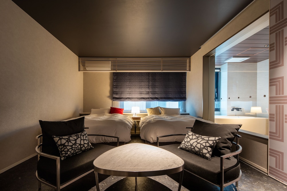 Room#201 スイートルーム ツイン 客室1 | La Viola