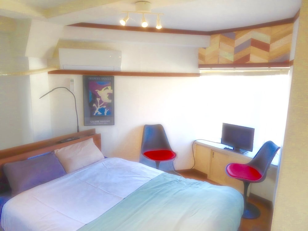 8 | SONIC APARTMENT HOTEL