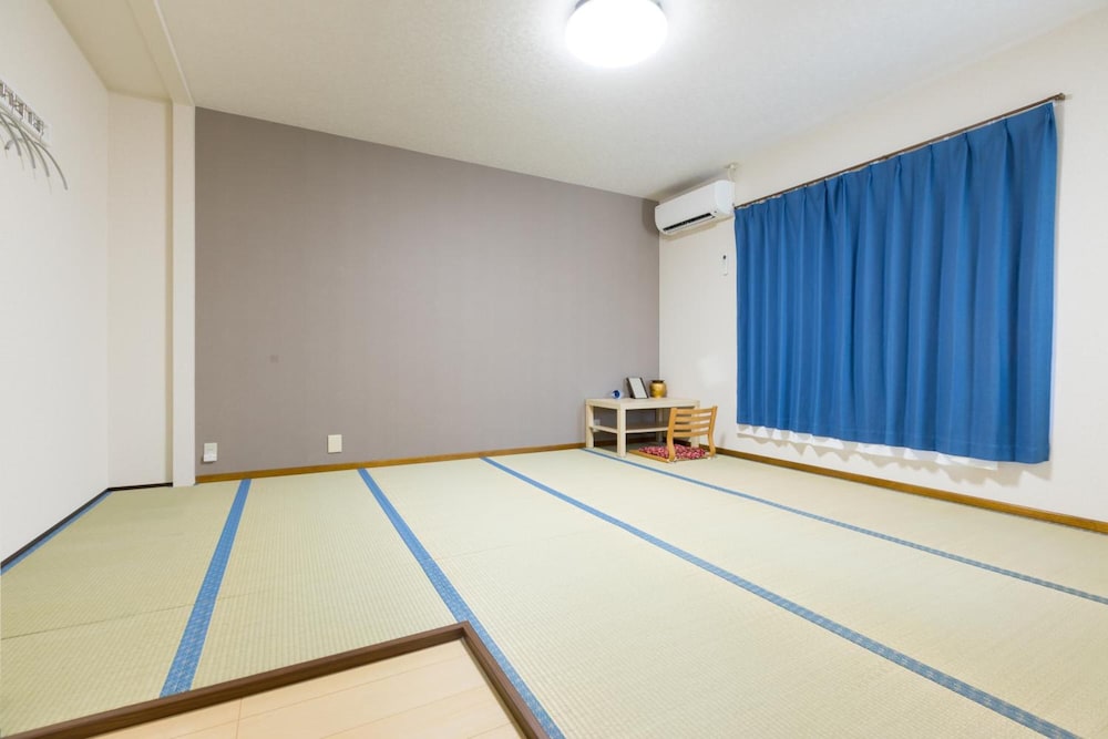 和室 4人部屋 共用バスルーム 客室5 | +9 station イン