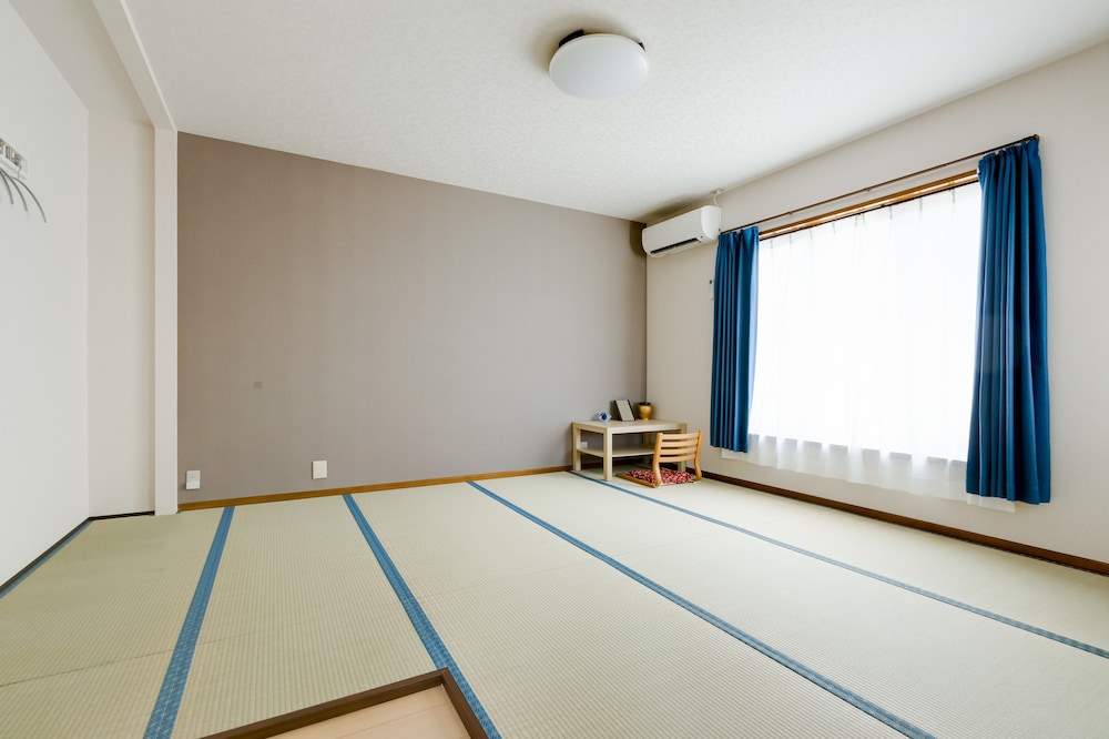 和室 3人部屋 共用バスルーム 客室2 | +9 station イン