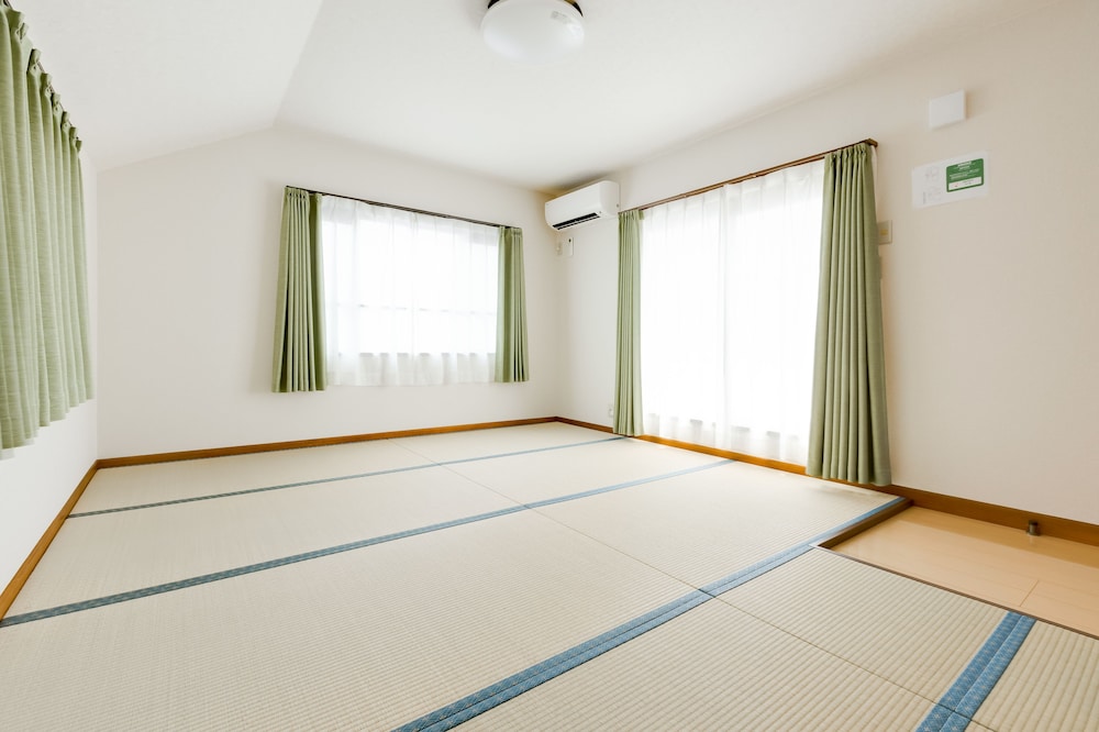 和室 3人部屋 共用バスルーム 客室5 | +9 station イン