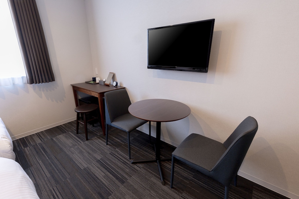 スーペリア ツインルーム エキストラベッド付き 客室6 | エムズホテル 五条 NAGINATAGIRI