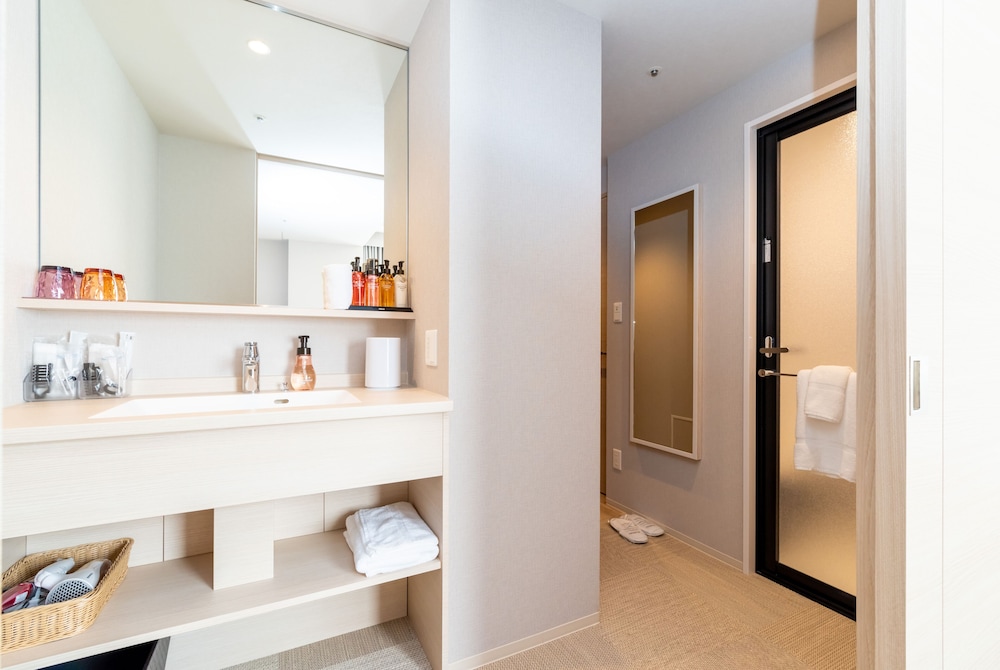 デラックス ツインルーム バス・トイレセパレート 禁煙 (清掃は3日に1度となります) 客室3 | 日和ホテル 大阪なんば駅前