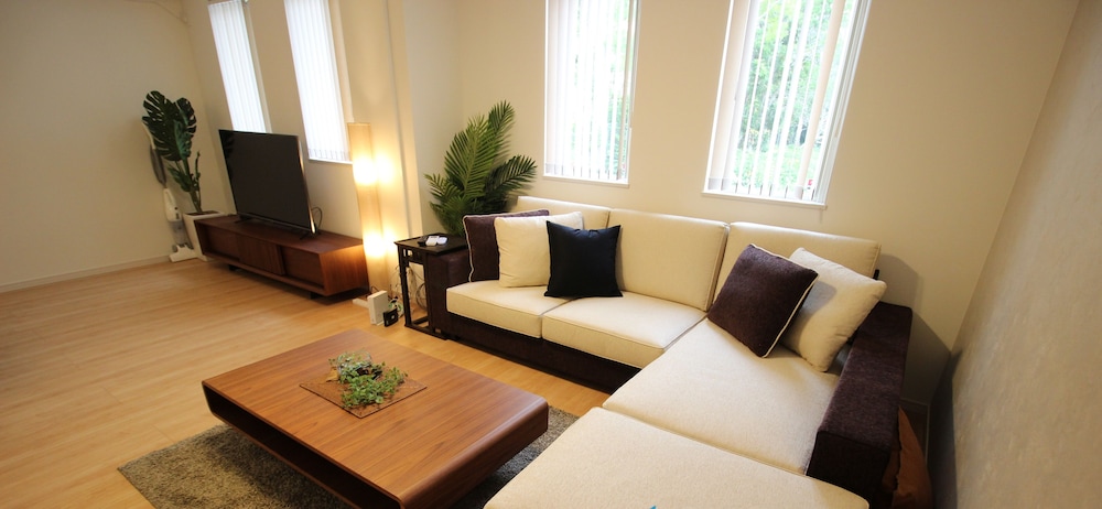 HV-6 リビング エリア1 | HOPE VILLA 恩納村