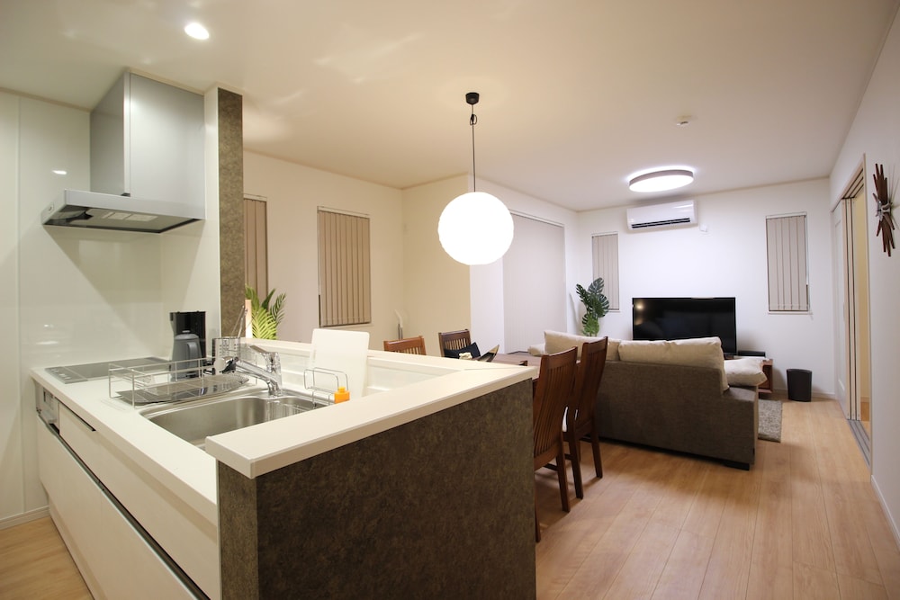 HV-5 リビング エリア2 | HOPE VILLA 恩納村