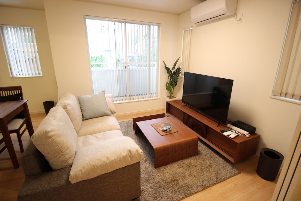 HV-5 リビング エリア1 | HOPE VILLA 恩納村