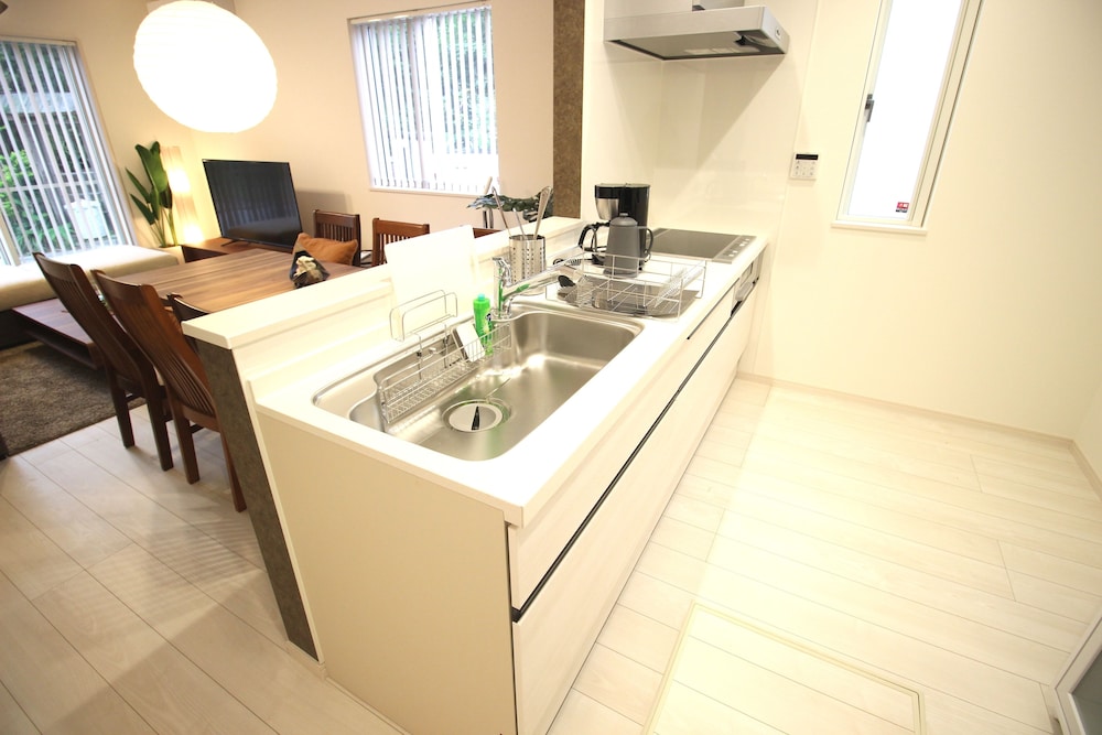 HV-8 専用キッチン1 | HOPE VILLA 恩納村