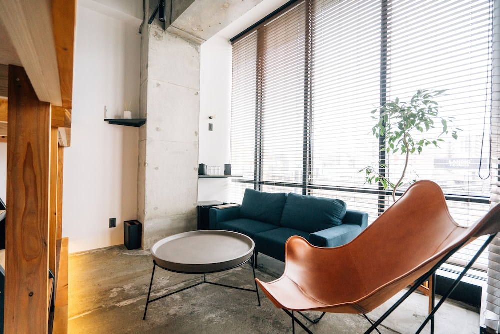 デラックスルームリバービュー ダブルベット2台 & シングルベット2台 禁煙 客室1 | ゾンクホテル中洲であい橋