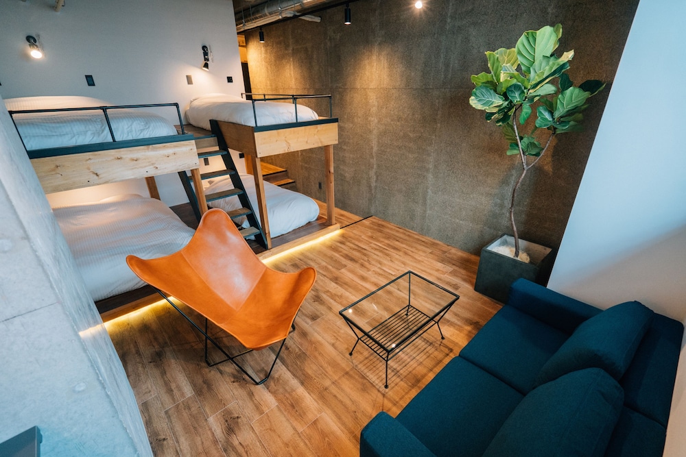 デラックスルーム ダブルベット2台 & シングルベット2台 禁煙 客室3 | ゾンクホテル中洲であい橋